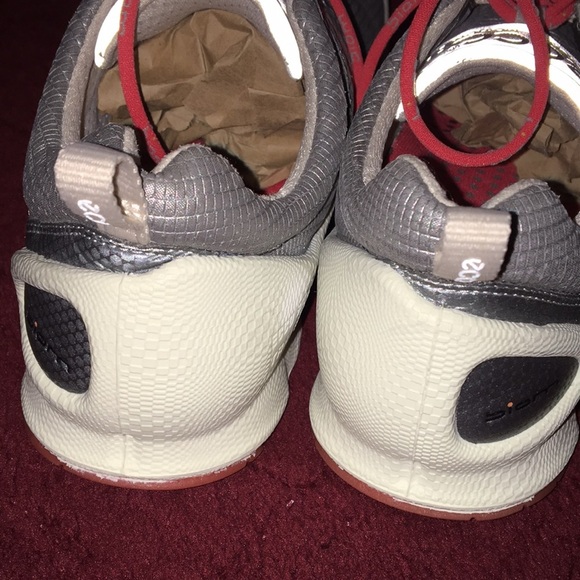 ECCO Biom Silver and White Sneakers - Picture 7 of 9